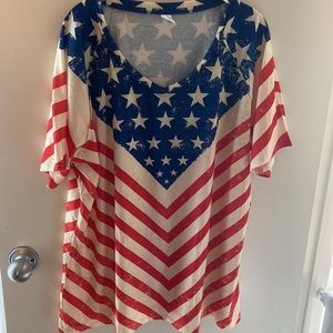 Short sleeve top with flag design. Very comfortable lightweight summer top